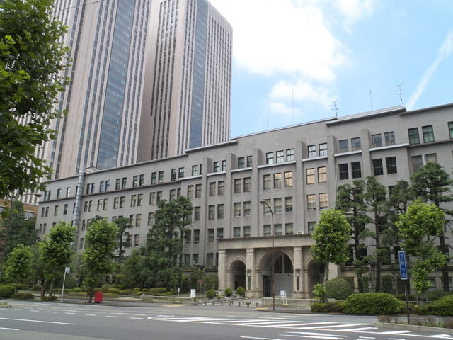 国外財産調書　第３回目の提出は8,893件に