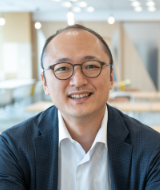 瀧 俊雄 氏